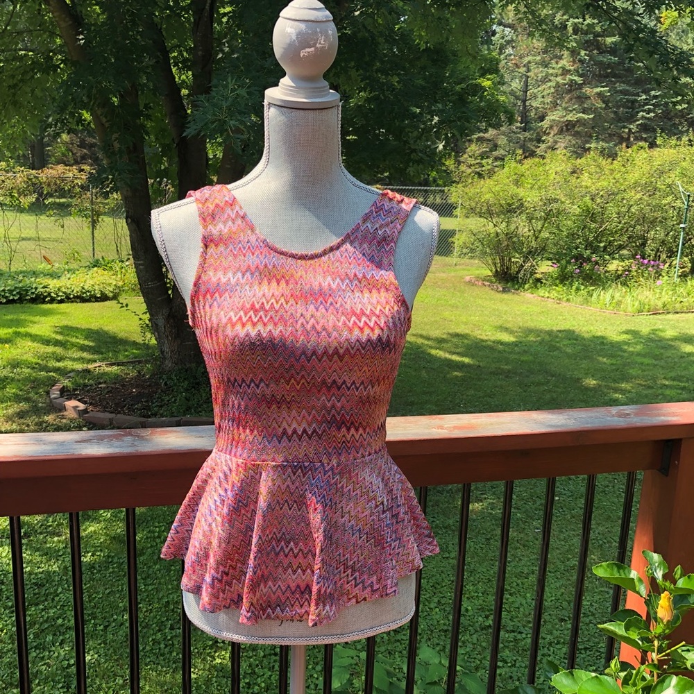 Knit peplum V-back peplum tank - Picture 1 of 8